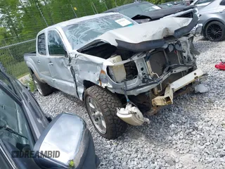 2006 Toyota Tacoma PreRunner z VIN 3TMKU72N36M006251, wystawiony jako IAAI lot #42046803 z przebiegiem 288 193 mil mil oraz . Historia ofert i sprzedaży dostępna na DreamBid. Obrazek 1.