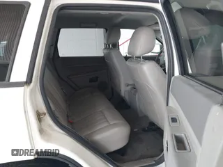 2005 Jeep Grand Cherokee Laredo with VIN 1J4GR48K25C599307, listed as a IAAI auction lot 42705166 with 231,747 mi miles and . Bid and sale history available at DreamBid. Image 8.
