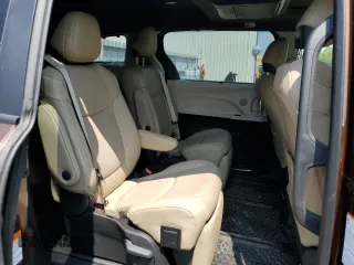 2024 Toyota Sienna LE z VIN 5TDGSKFCXRS148320, wystawiony jako Copart lot #59415445 z przebiegiem 14 883 mil mil oraz Szkoda całkowita • Salvage title. Historia ofert i sprzedaży dostępna na DreamBid. Obrazek 11.