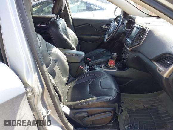 2014 Jeep Cherokee Limited with VIN 1C4PJMDS0EW232018, listed as a IAAI auction lot 41892070 with 224,372 mi miles. Bid and sale history available at carsss.com. Image 5.