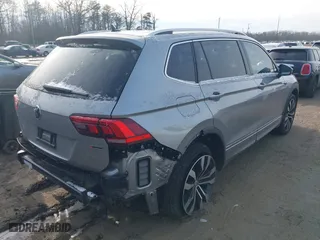 2019 Volkswagen Tiguan SEL Premium with VIN 3VV4B7AX3KM175019, listed as a IAAI auction lot 41374333 with 95,722 mi miles. Bid and sale history available at carsss.com. Image 4.
