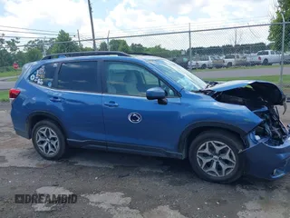 2021 Subaru Forester Premium with VIN JF2SKAFC8MH476063, listed as a IAAI auction lot 42622238 with 89,968 mi miles and . Bid and sale history available at DreamBid. Image 13.