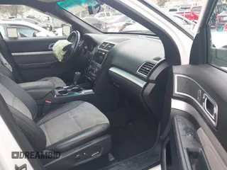 2017 Ford Explorer XLT с VIN 1FM5K7D84HGA61004, выставлен на аукционе IAAI как лот 42042440 с пробегом 91 316 миль миль и . История ставок и продаж доступна на DreamBid. Изображение 5.