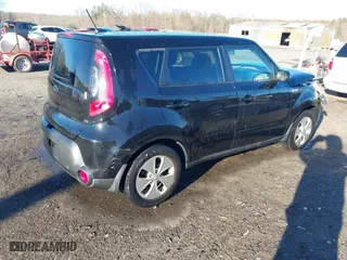 2015 Kia Soul with VIN KNDJN2A20F7793818, listed as a IAAI auction lot 41851307 with 97,481 mi miles. Bid and sale history available at carsss.com. Image 4.
