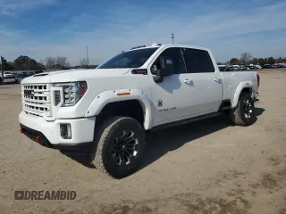 2021 GMC Sierra 2500HD AT4 z VIN 1GT49PEY3MF219634, wystawiony jako Copart lot #42439645 z przebiegiem 29 070 mil mil oraz Szkoda całkowita • Salvage title. Historia ofert i sprzedaży dostępna na DreamBid. Obrazek 1.