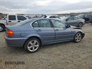 2005 BMW 3 Series 330xi with VIN WBAEW53455PN40181, listed as a Copart auction lot 77047263 with 111,000 mi miles and Salvage Title. Bid and sale history available at DreamBid. Image 3.