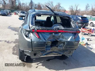2023 Hyundai Tucson SEL z VIN 5NMJBCAE5PH237670, wystawiony jako IAAI lot #41747912 z przebiegiem 21 607 mil mil oraz . Historia ofert i sprzedaży dostępna na DreamBid. Obrazek 17.