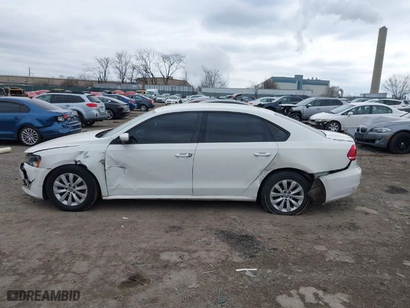 2014 Volkswagen Passat Wolfsburg Ed with VIN 1VWAT7A38EC087906, listed as a IAAI auction lot 41623631 with 124,079 mi miles. Bid and sale history available at carsss.com. Image 6.