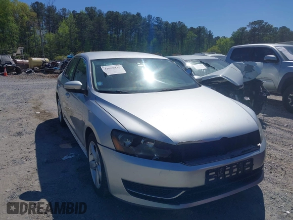 2013 Volkswagen Passat SE w/Sunroof & Nav with VIN 1VWBP7A37DC089122, listed as a IAAI auction lot 42050835 with 189,316 mi miles. Bid and sale history available at carsss.com. Image 1.