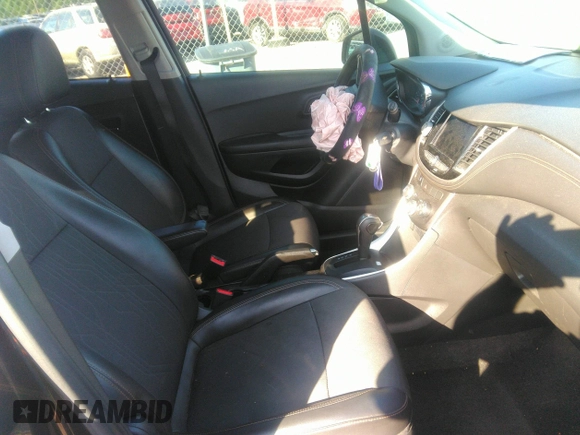 2021 Chevrolet Trax LT with VIN KL7CJPSMXMB363321, listed as a IAAI auction lot 42510026 with 47,138 mi miles and . Bid and sale history available at DreamBid. Image 5.