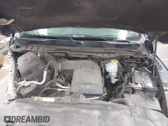2018 Ram 1500 Express z VIN 1C6RR7FG3JS345868, wystawiony jako IAAI lot #41776664 z przebiegiem 57 913 mil mil oraz . Historia ofert i sprzedaży dostępna na DreamBid. Obrazek 10.