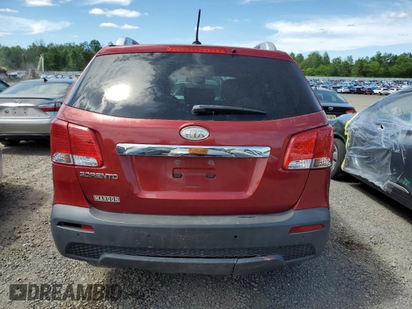 2011 Kia Sorento EX z VIN 5XYKUDA24BG086804, wystawiony jako Copart lot #57394805 z przebiegiem 148 932 mil mil oraz Szkoda całkowita • Salvage title. Historia ofert i sprzedaży dostępna na DreamBid. Obrazek 6.