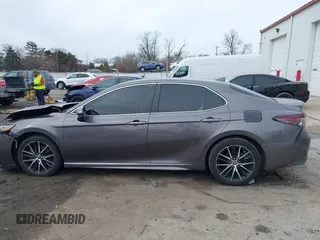 2021 Toyota Camry SE Nightshade with VIN 4T1G11AK0MU524308, listed as a IAAI auction lot 41654202 with 117,897 mi miles. Bid and sale history available at carsss.com. Image 15.