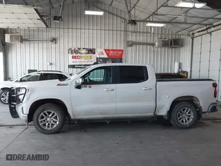 2019 Chevrolet Silverado 1500 LT with VIN 3GCUYDED1KG120689, listed as a IAAI auction lot 39880413 with 135 mi miles. Bid and sale history available at carsss.com. Image 14.