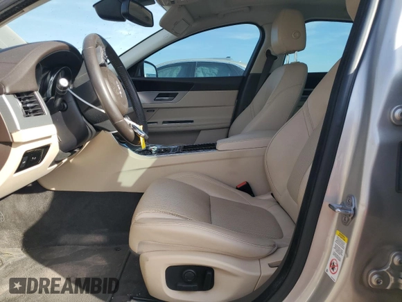 2016 Jaguar XF 35t Prestige with VIN SAJBE4BV1GCY17708, listed as a Copart auction lot 81495844 with 130,321 mi miles and Salvage Title. Bid and sale history available at carsss.com. Image 7.