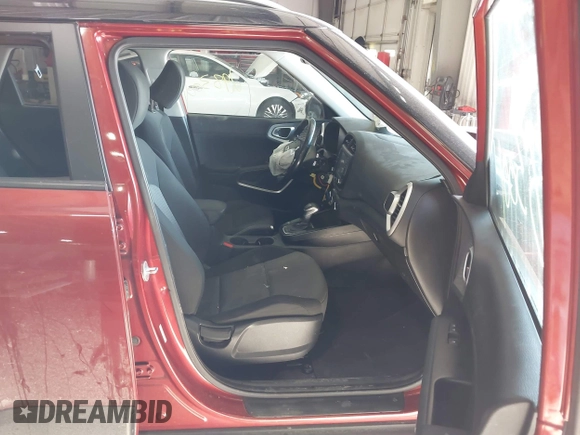 2020 Kia Soul LX with VIN KNDJ23AU4L7050350, listed as a IAAI auction lot 41608088 with 81,344 mi miles. Bid and sale history available at carsss.com. Image 5.