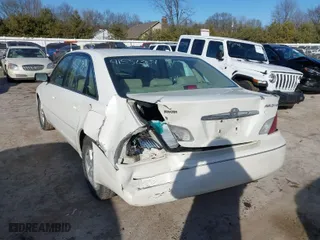 2001 Toyota Avalon XL w/Bucket Seats with VIN 4T1BF28B61U174704, listed as a IAAI auction lot 41532384 with 183,651 mi miles. Bid and sale history available at carsss.com. Image 3.
