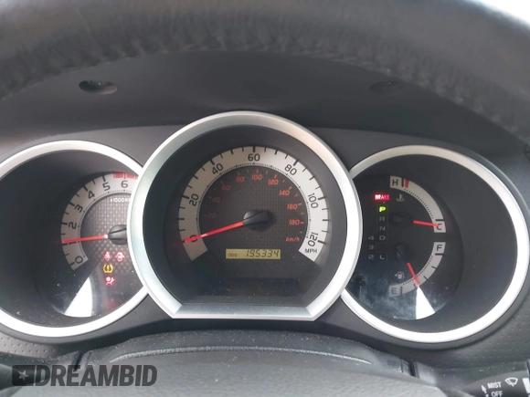 2013 Toyota Tacoma z VIN 5TFLU4EN2DX082131, wystawiony jako IAAI lot #41912420 z przebiegiem 195 334 mil mil oraz . Historia ofert i sprzedaży dostępna na DreamBid. Obrazek 7.