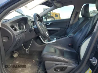 2014 Volvo S60 T5 z VIN YV1612FS5E1296303, wystawiony jako Copart lot #56480725 z przebiegiem 52 318 mil mil oraz Szkody całkowita. Historia ofert i sprzedaży dostępna na DreamBid. Obrazek 7.