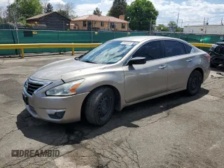 2015 Nissan Altima 2.5 with VIN 1N4AL3AP8FC164604, listed as a Copart auction lot 60555935 with 91,896 mi miles and Salvage title. Bid and sale history available at DreamBid. Image 1.