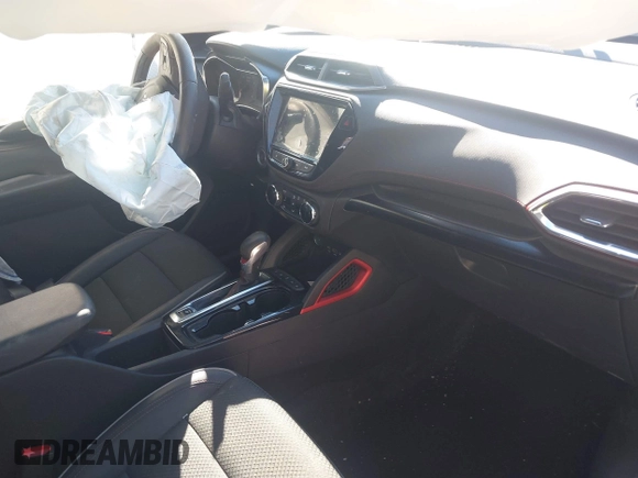 2021 Chevrolet TrailBlazer RS with VIN KL79MTSL6MB111695, listed as a IAAI auction lot 41589273 with 22,815 mi miles and . Bid and sale history available at DreamBid. Image 5.