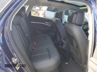 2021 Audi e-tron Premium z VIN WA1AAAGE9MB023564, wystawiony jako Copart lot #43758054 z przebiegiem 28 448 mil mil oraz Szkody całkowita. Historia ofert i sprzedaży dostępna na DreamBid. Obrazek 10.