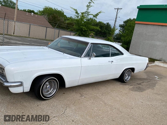 1966 Chevrolet Impala z VIN 164376R130769, wystawiony jako Copart lot #56249945 z przebiegiem 26 996 mil mil oraz Czysty tytuł • Clean title. Historia ofert i sprzedaży dostępna na DreamBid. Obrazek 2.