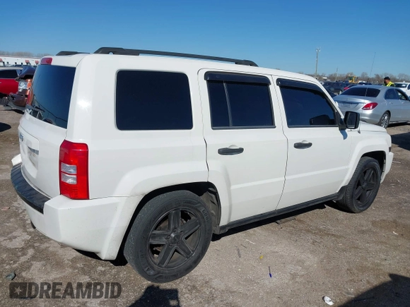 2008 Jeep Patriot Sport with VIN 1J8FF28W08D635875, listed as a IAAI auction lot 41761822 with 285,728 mi miles and . Bid and sale history available at carsss.com. Image 4.