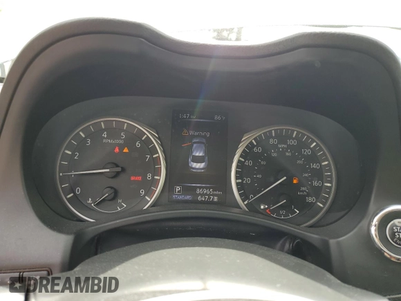 2018 Infiniti Q50 Luxe with VIN JN1EV7APXJM590569, listed as a Copart auction lot 55643215 with 86,965 mi miles and Salvage title. Bid and sale history available at DreamBid. Image 9.