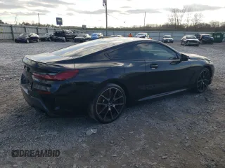 2022 BMW 8 Series M850i xDrive z VIN WBABC4C01NCJ64525, wystawiony jako Copart lot #83996594 z przebiegiem Nie podano mil oraz Szkoda całkowita • Salvage title. Historia ofert i sprzedaży dostępna na DreamBid. Obrazek 3.
