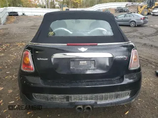 2010 MINI Convertible S с VIN WMWMS3C52ATY09453, выставлен на аукционе Copart как лот 88433535 с пробегом Не указан миль и На запчасти • Non repairable. История ставок и продаж доступна на DreamBid. Изображение 6.