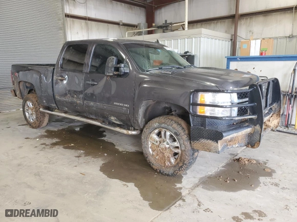 2011 Chevrolet Silverado 2500HD LT with VIN 1GC1KXC80BF230209, listed as a Copart auction lot 44757865 with 325,580 mi miles and Non Repairable. Bid and sale history available at carsss.com. Image 4.