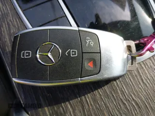 2019 Mercedes-Benz C 300 with VIN 55SWF8DB1KU308347, listed as a IAAI auction lot 42143198 with Not provided miles and . Bid and sale history available at DreamBid. Image 11.