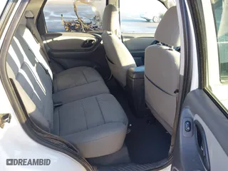 2005 Ford Escape XLT with VIN 1FMYU931X5KA84738, listed as a IAAI auction lot 41663564 with 140,903 mi miles. Bid and sale history available at carsss.com. Image 8.