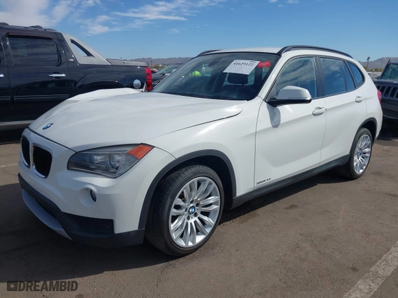 2014 BMW X1 sDrive28i with VIN WBAVM1C52EVW52505, listed as a IAAI auction lot 41625122 with 44,684 mi miles. Bid and sale history available at carsss.com. Image 17.