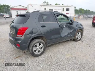 2020 Chevrolet Trax LT with VIN 3GNCJLSB8LL138202, listed as a IAAI auction lot 42431306 with 12,285 mi miles and . Bid and sale history available at DreamBid. Image 4.