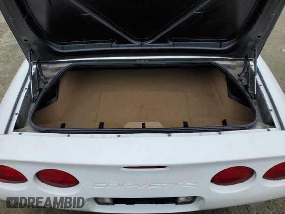 2004 Chevrolet Corvette with VIN 1G1YY32G845128740, listed as a Copart auction lot 43324795 with 63,686 mi miles and Salvage Title. Bid and sale history available at carsss.com. Image 10.