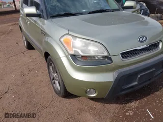 2011 Kia Soul ! with VIN KNDJT2A21B7195625, listed as a IAAI auction lot 41896664 with 131,678 mi miles. Bid and sale history available at carsss.com. Image 13.