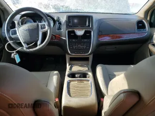 2015 Chrysler Town & Country Touring L z VIN 2C4RC1CG3FR657418, wystawiony jako Copart lot #46040635 z przebiegiem 73 484 mil mil oraz Szkoda całkowita • Salvage title. Historia ofert i sprzedaży dostępna na DreamBid. Obrazek 8.
