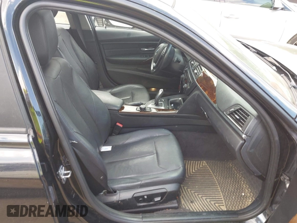 2014 BMW 3 Series 328i xDrive z VIN WBA3B5C54EF958961, wystawiony jako IAAI lot #42542378 z przebiegiem 310 348 mil mil oraz . Historia ofert i sprzedaży dostępna na DreamBid. Obrazek 5.