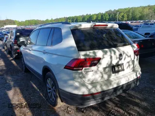 2020 Volkswagen Tiguan S z VIN 3VV1B7AX5LM010741, wystawiony jako IAAI lot #42030616 z przebiegiem 104 533 mil mil oraz . Historia ofert i sprzedaży dostępna na DreamBid. Obrazek 3.