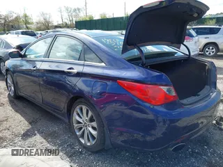 2012 Hyundai Sonata SE with VIN 5NPEC4AB0CH394515, listed as a IAAI auction lot 42141968 with Not Provided miles and . Bid and sale history available at carsss.com. Image 3.