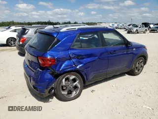 2023 Hyundai Venue SEL z VIN KMHRC8A30PU221599, wystawiony jako Copart lot #55040855 z przebiegiem 10 753 mil mil oraz Szkody całkowita. Historia ofert i sprzedaży dostępna na DreamBid. Obrazek 3.