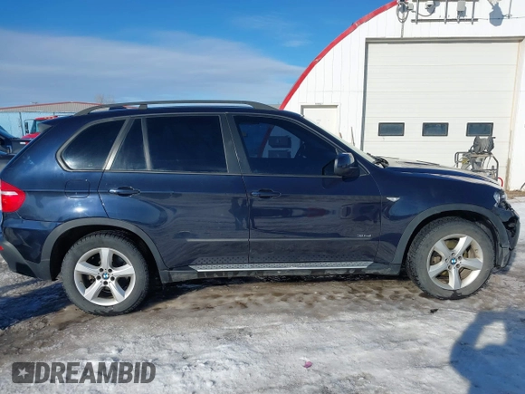 2008 BMW X5 3.0si with VIN 5UXFE43558L001891, listed as a IAAI auction lot 41276202 with 93,376 mi miles. Bid and sale history available at carsss.com. Image 14.