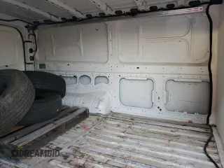 2021 Nissan NV Cargo S z VIN 1N6BF0KM8MN807301, wystawiony jako Copart lot #58608385 z przebiegiem 85 923 mil mil oraz Szkody całkowita. Historia ofert i sprzedaży dostępna na DreamBid. Obrazek 10.