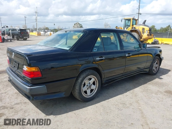 1987 Mercedes-Benz 300 with VIN WDBEA30D8HA397811, listed as a IAAI auction lot 41868336 with 124,720 mi miles. Bid and sale history available at carsss.com. Image 4.
