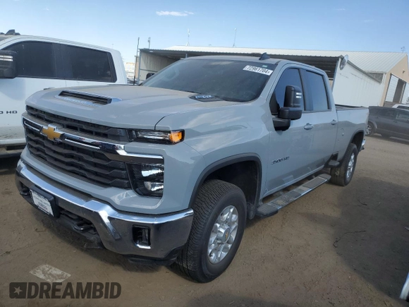 2024 Chevrolet Silverado 3500HD LT with VIN 1GC4YTE73RF312566, listed as a Copart auction lot 72961704 with 6,089 mi miles and Salvage Title. Bid and sale history available at carsss.com. Image 1.