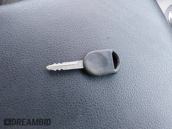 2005 Ford F-150 XLT с VIN 1FTPX04535KD01051, выставлен на аукционе IAAI как лот 41479977 с пробегом 190 420 миль миль и . История ставок и продаж доступна на DreamBid. Изображение 11.