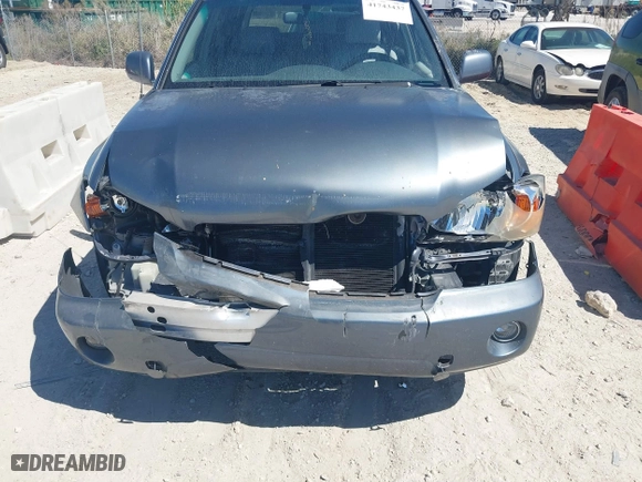 2007 Toyota Highlander with VIN JTEGD21A570160015, listed as a IAAI auction lot 41743437 with 170,369 mi miles. Bid and sale history available at carsss.com. Image 6.