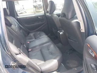 2005 Volvo XC70 with VIN YV1SZ592551177901, listed as a IAAI auction lot 42053579 with 172,543 mi miles and . Bid and sale history available at DreamBid. Image 8.